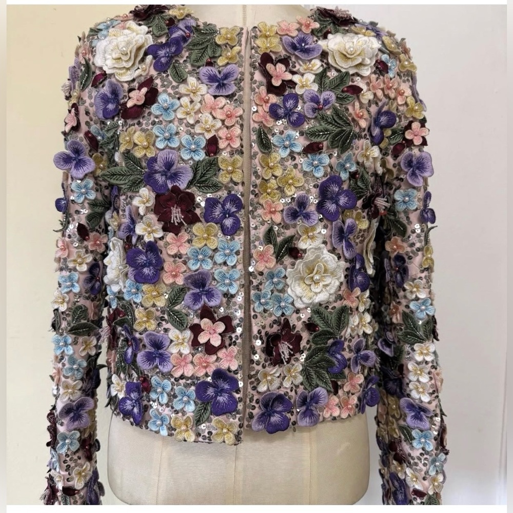 Alice + Olivia
KIDMAN EMBELLISHED TWEED JACKET - Picture 7 of 16